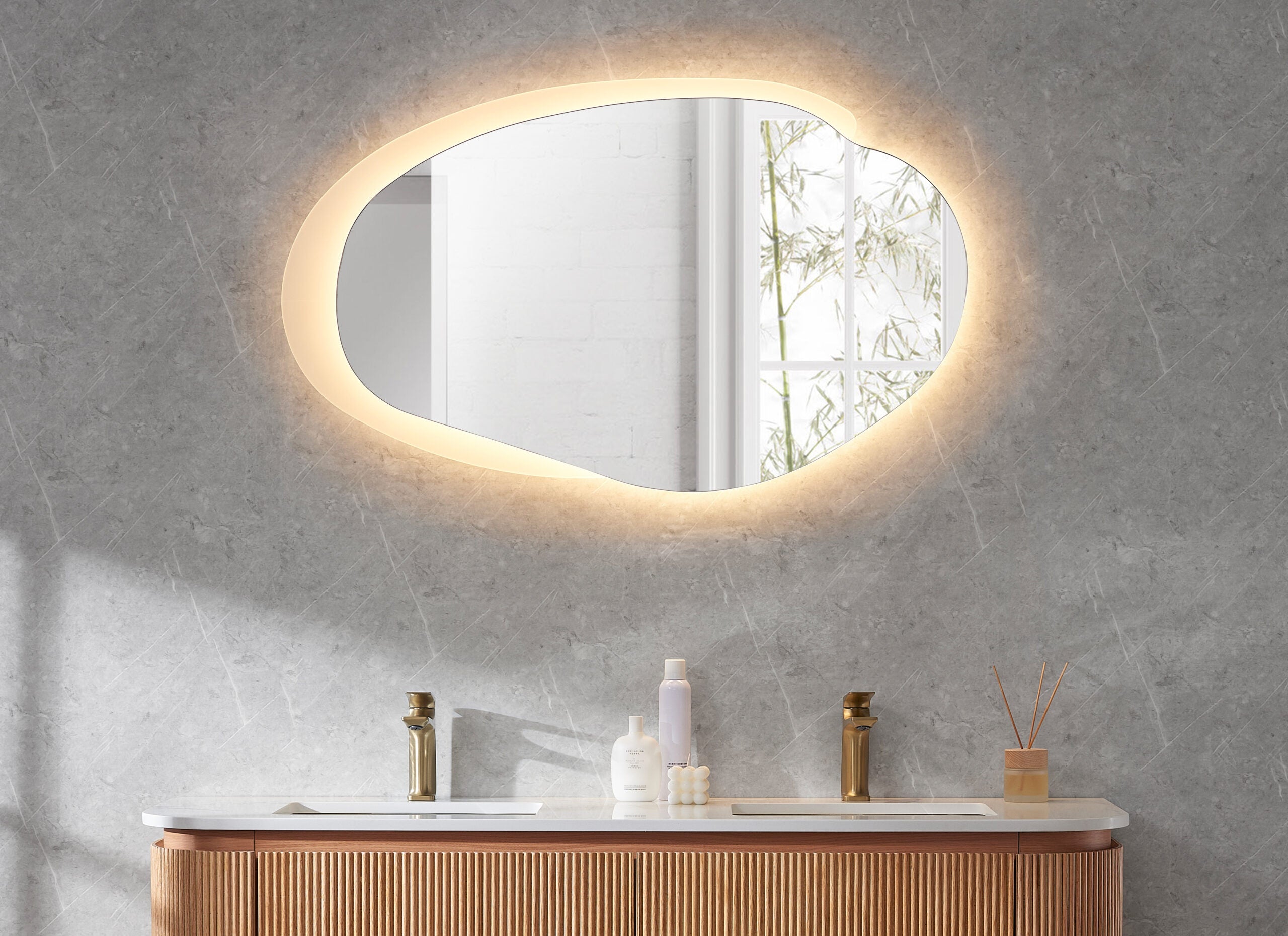 Lustra LED Mirror Collection